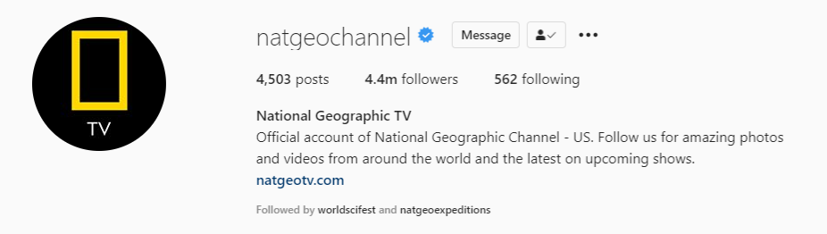 Instagram bio pro National Geographic TV s profilovou fotografií zvýrazňující kanál