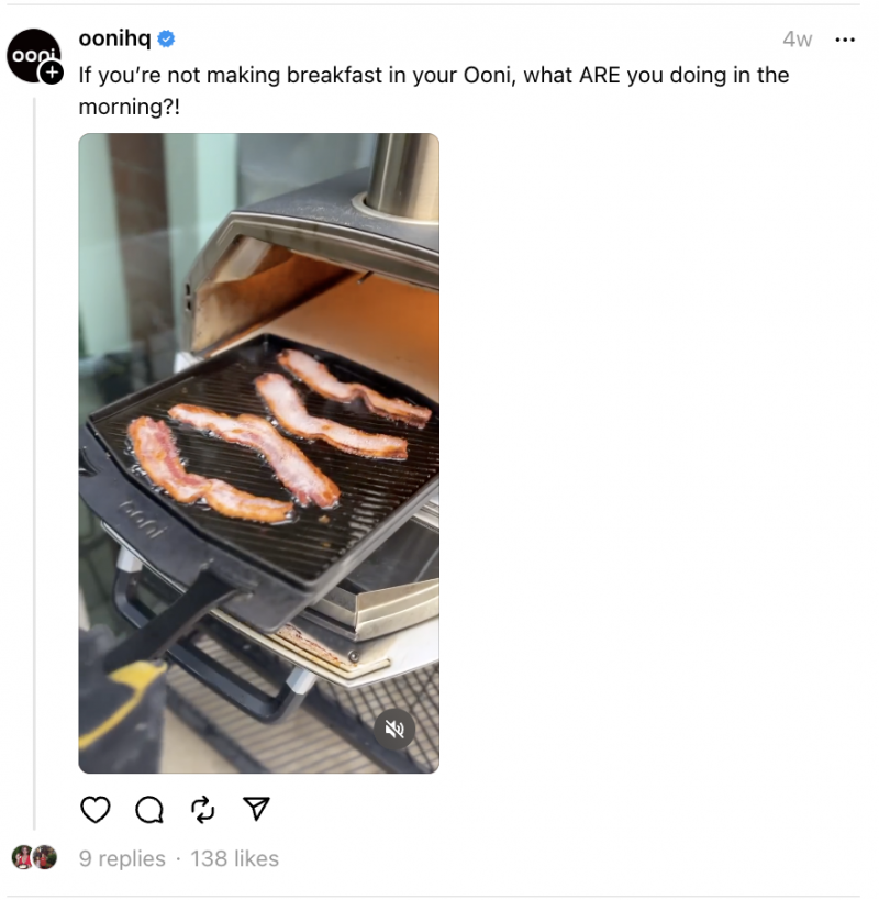   Una publicació d'Ooni a Threads que mostra el forn's next level breakfast making capabilities. 