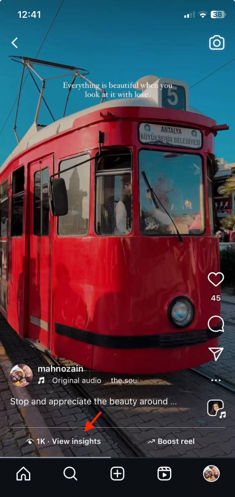 Zobrazit poznatky ve spodní části navijáku Instagramu