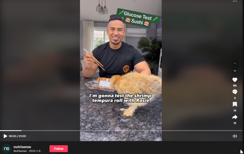   ニュートリセンスのひとつ's explainer videos, featuring a man and a chicken