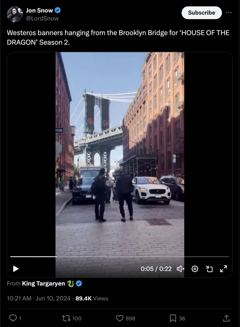   Vidéo publiée sur X qui semble montrer des banderoles de Westeros accrochées au pont de Brooklyn.