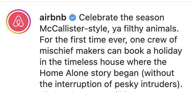   Una captura de pantalla AirBnB's Instagram caption about their Home Alone holiday experience