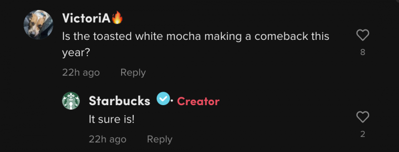 Una captura de pantalla del Starbucks' social media team responding to a customer inquiry in their TikTok video comments