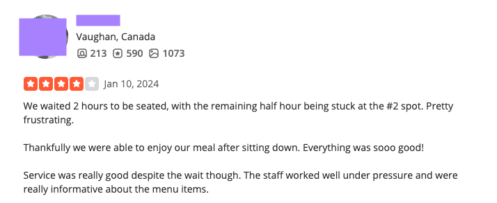   Reseñas de Yelp que destacan los largos tiempos de espera de Gyubee y la excepcional calidad de la comida.