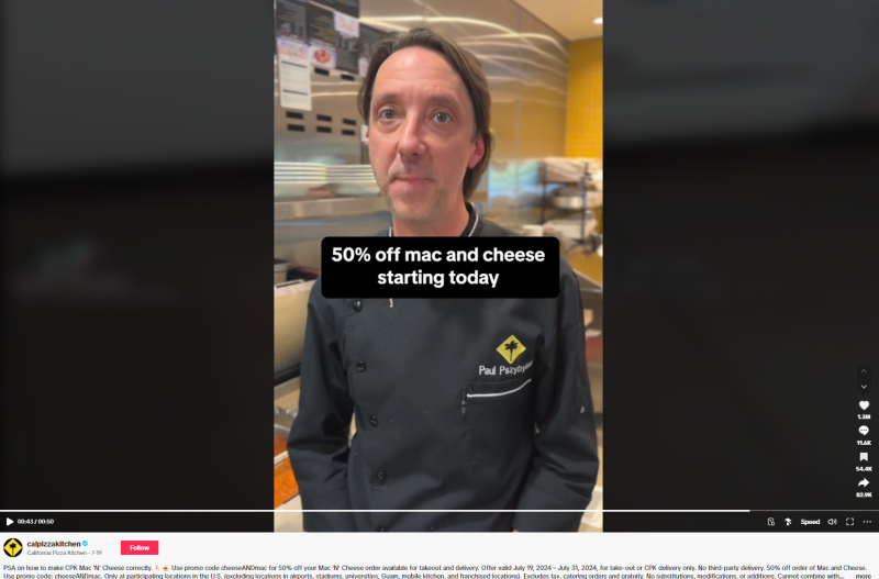   El video de California Pizza Kitchen que aborda un pedido incorrecto se volvió viral en TikTok y muestra a un chef de la compañía con una chaqueta de chef gris.