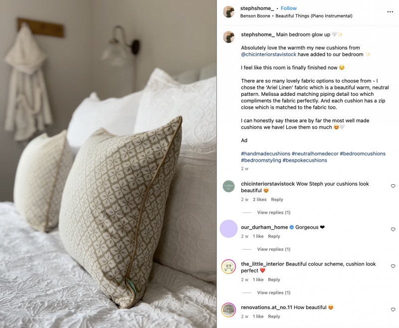   クッションをフィーチャーした Steph Bowmer の Instagram 投稿。