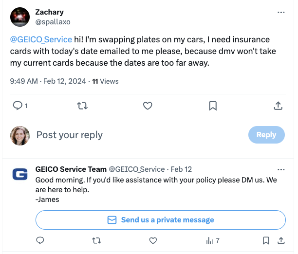   Een screenshot van een klant die contact opneemt met het GEICO-serviceteam op X en om hulp vraagt ​​bij het verkrijgen van nieuwe verzekeringskaarten. Het team reageert snel en biedt hulp aan.
