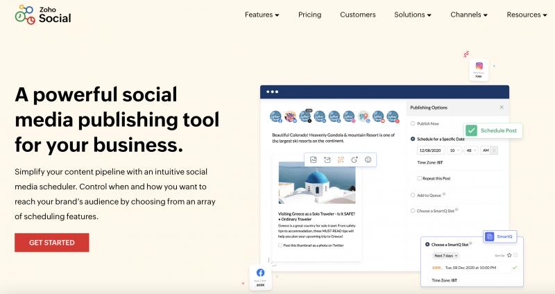 ज़ोहो सोशल's homepage with a sign up button and a preview of the platform.